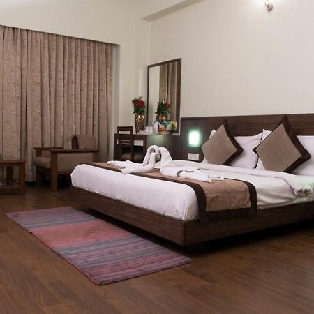 Hotel Mg Regency Baddi Esterno foto