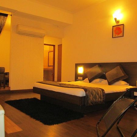 Hotel Mg Regency Baddi Esterno foto