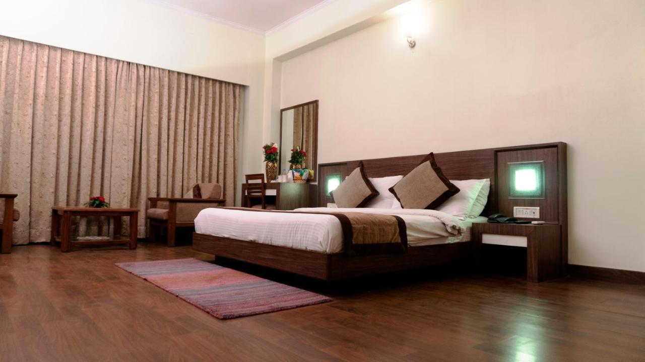 Hotel Mg Regency Baddi Esterno foto