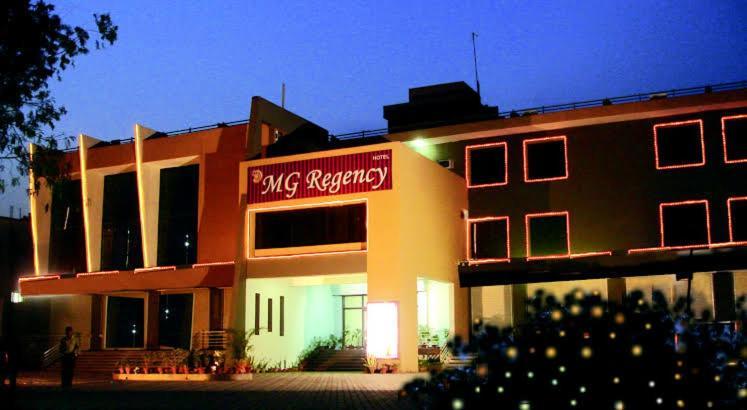 Hotel Mg Regency Baddi Esterno foto