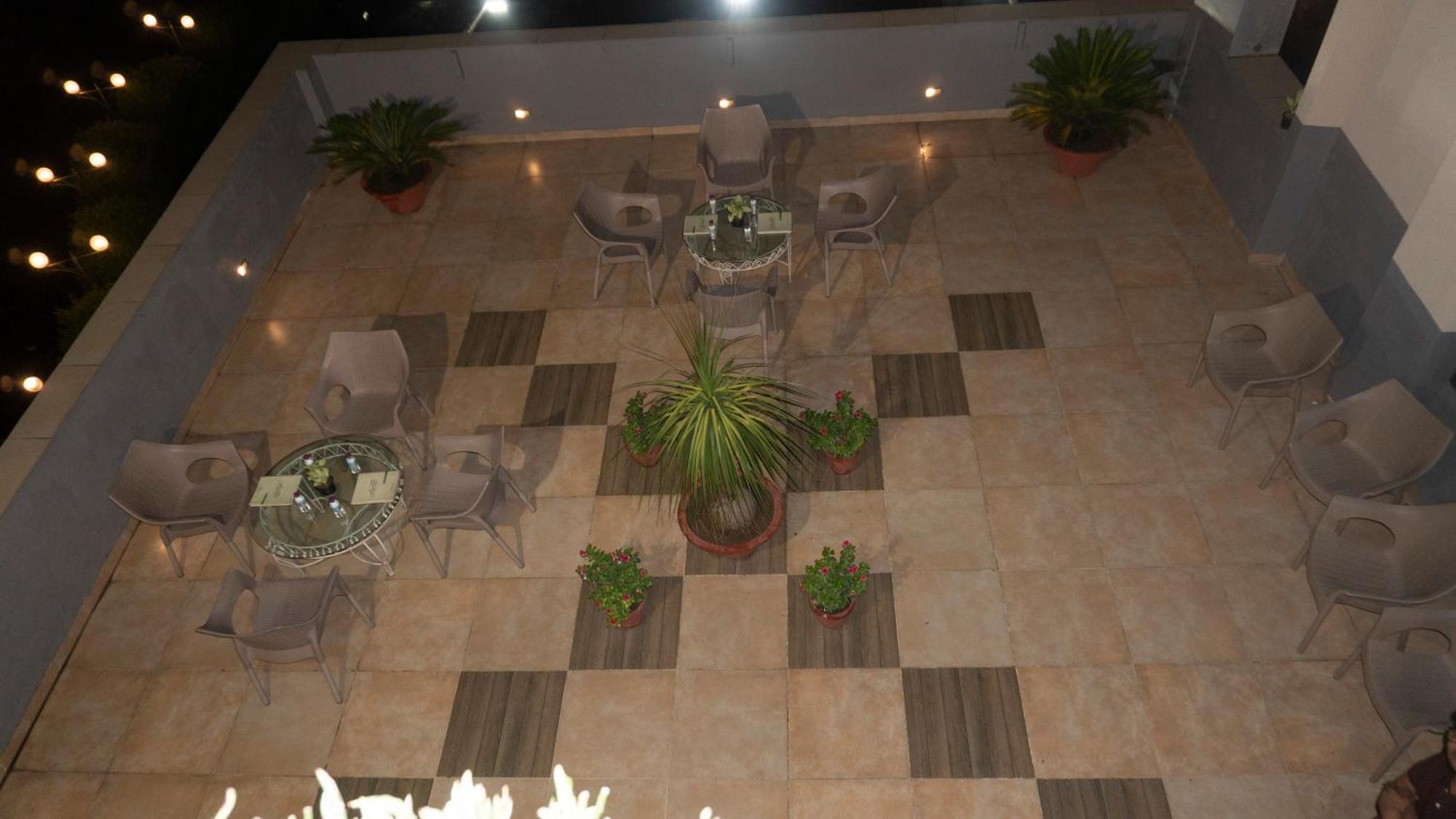 Hotel Mg Regency Baddi Esterno foto