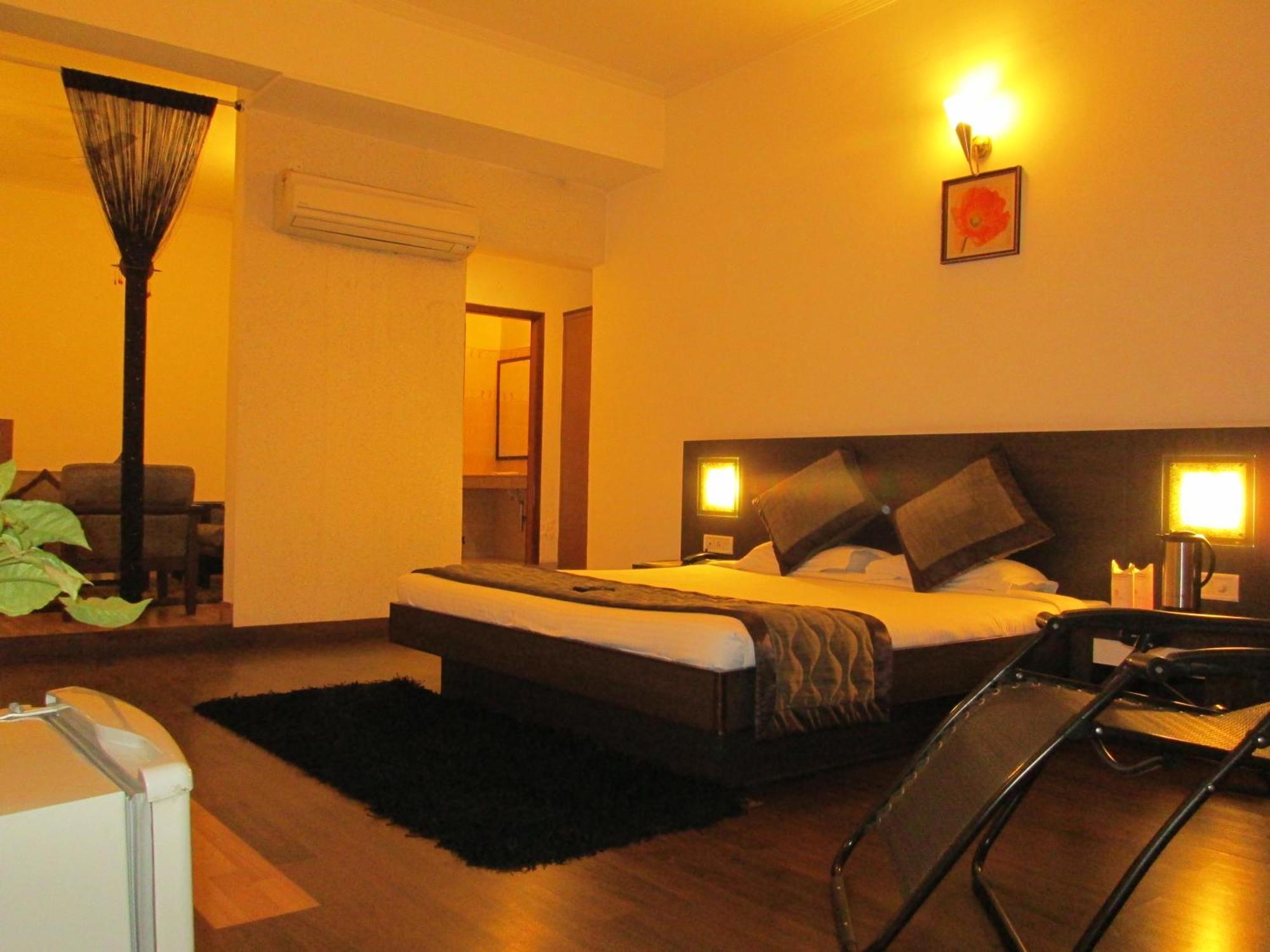 Hotel Mg Regency Baddi Esterno foto